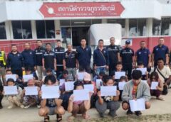 ตม.สงขลา รวบแกงค์วัยรุ่นสร้างตัว ดัดแปลงรถตู้ทึบขนต่างด้าวหลบหนีเข้าเมือง