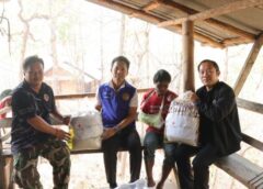 แม่ฮ่องสอน-นายอำเภอแม่สะเรียง รุดเยี่ยม ราษฏร อส.ดับไฟป่าหลังเข้าพื้นที่ดับไฟ ประสบอุบัติเหตุลื่นล้มตกเขาแขนขวาหัก