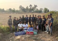 อำนาจเจริญ- ทก.กกล.สุรนารี/บก.ควบคุมที่ 4 สกัดจับ ยึดยาเสพติด 400,000 เม็ด รวบ ผตห. 4 ราย รถยนต์ 2 คัน โทรศัพท์ 4 เครื่อง