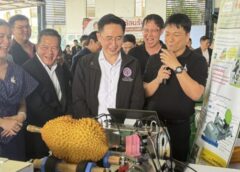 จันทบุรี-รองนายกฯ “ยศชนัน” ลงพื้นที่จันทบุรี ตรวจเยี่ยมการใช้นวัตกรรมและเทคโนโลยีเพื่อยกระดับอุตสาหกรรมผลไม้ส่งออกของไทย