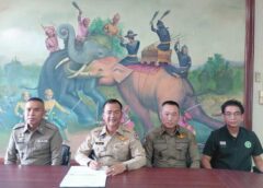 สุพรรณบุรี-นายอำเภอเมืองสุพรรณบุรีปิดหอประชุมตรวจสารเสพติดข้าราชการกำนันผู้ใหญ่บ้าน