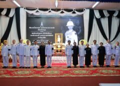 เพชรบุรี-ประชาชนเข้าถวายน้ำสรงศพ เจ้าฟ้าพัชรกิติยาภาฯ ณ วัดมหาธาตุ วรวิหาร จังหวัดเพชรบุรี