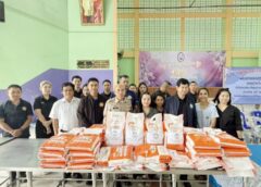 สุพรรณบุรี-อำเภอบางปลาม้าร่วมกับผู้มีจิตศรัทธา เลี้ยงอาหารกลางวันและมอบข้าวสารแก่โรงเรียนสุพรรณบุรีปัญญานุกูล