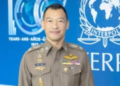 สำนักงานตำรวจแห่งชาติแสดงความเสียใจต่อครอบครัวของ “ฮลุน โซโล่” พร้อมให้ความร่วมมือกับหน่วยงานที่เกี่ยวข้อง เพื่อให้การดำเนินการตรวจพิสูจน์เป็นไปอย่างรอบคอบ โปร่งใส