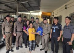 บช.ปส. ลุยปิดล้อมชุมชนหนองอ้อ ชลบุรี จับผู้ค้ารายย่อย ปลุกชาวบ้านร่วมสร้าง “ชุมชนปลอดภัย”