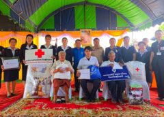 (สุรินทร์) มูลนิธิราชประชานุเคราะห์ในพระบรมราชูปถัมภ์ มอบสิ่งของพระราชทาน แด่ประชาชนผู้ประสบอัคคีภัยในพื้นที่อำเภอจอมพระ