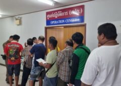 ปทุมธานี-บุกจับบ่อนไก่ชนเถื่อนย่านคลองเจ็ดรวบนักพนันได้ 51คน