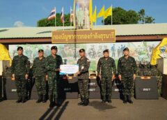 (สุรินทร์) ผู้บัญชาการ กองกำลังสุรนารี ส่งมอบอุปกรณ์โซลาร์เซลล์ครบชุด เสริมความพร้อมทัพชายแดน