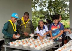 ชุมพร – ด่วนที่สุด! น้ำทะลักท่วมไม่หยุด มทบ.44 เดินเครื่องตั้งโรงครัวสนามสู้ภัยพิบัติ